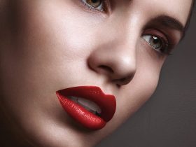 Metallic Marvels: Shimmer And Shine With This Season’s Metallic Makeup Trends