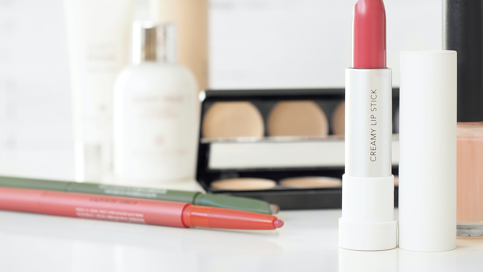 Hydration Nation: Dive Into The World Of Moisturizing Makeup Skincare